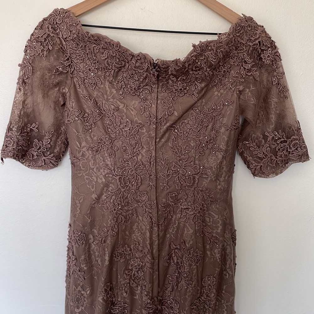 La Femme | Mauve Lace Applique Tulle Sweetheart Neckline Trumpet Gown Size 4 - Picture 8 of 13